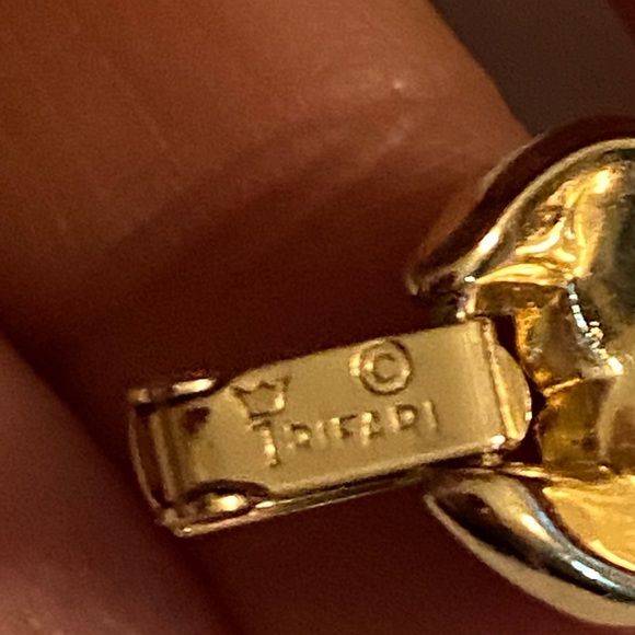 Trifari bracelet with a crown  the best of trifari - Picture 3 of 10